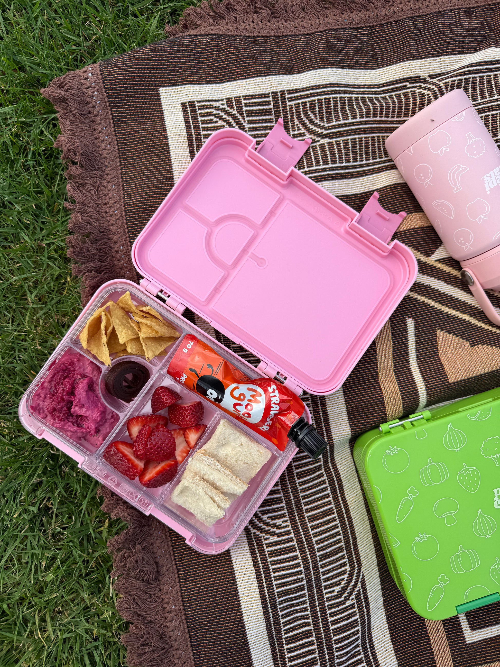Pēpi Eats pink kids lunchbox with compartments