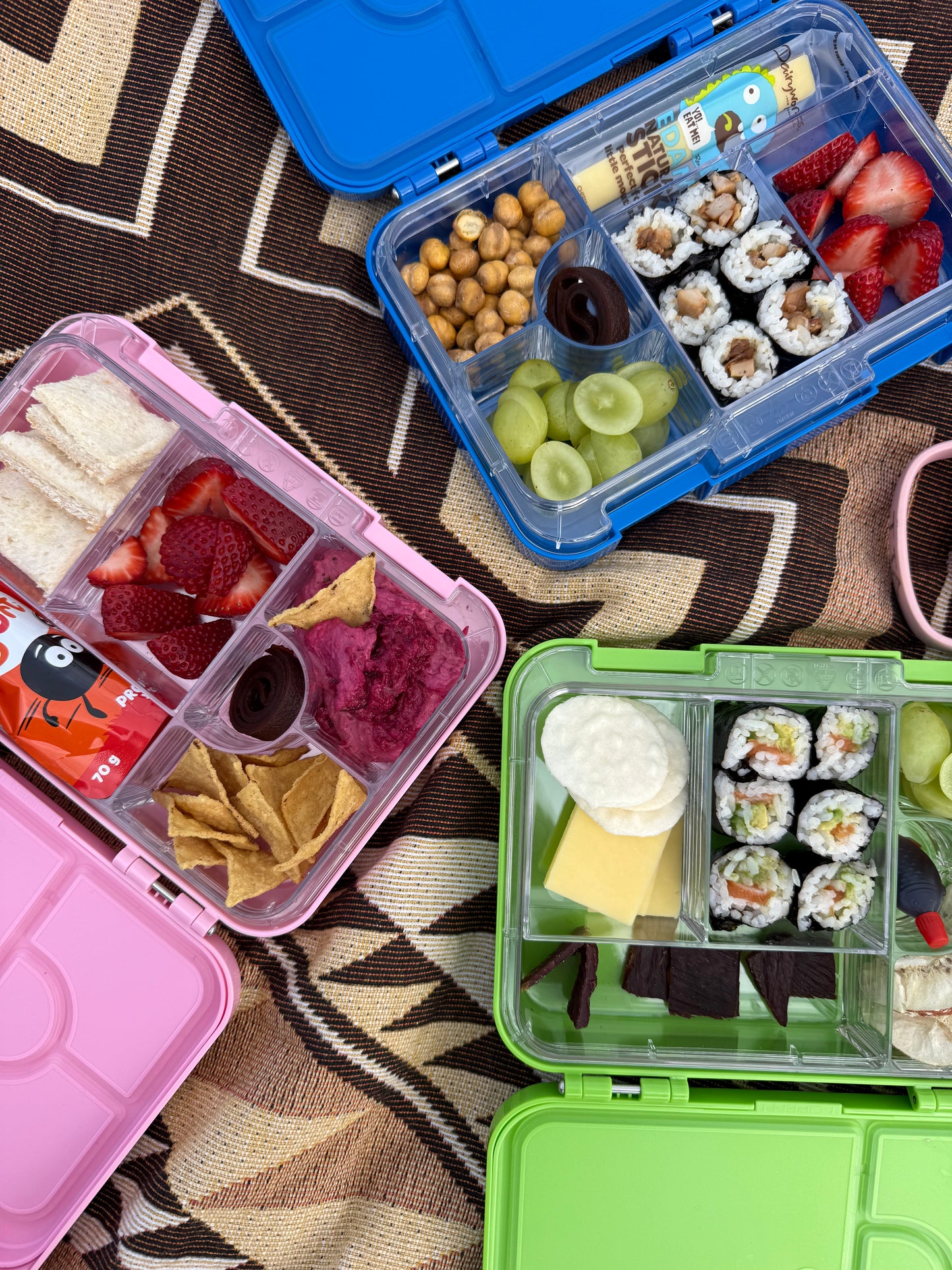 Pink divided bento lunchbox for tamariki